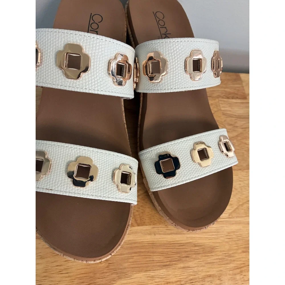 Corkys White Two Strap Wedge Sandals Rose Gold Floral Hardware Size 8